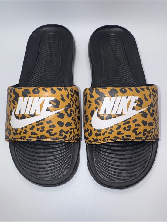 Nike Shoes - Nike Victori One Leopard Print Slides Sandals Size 7 Women’s